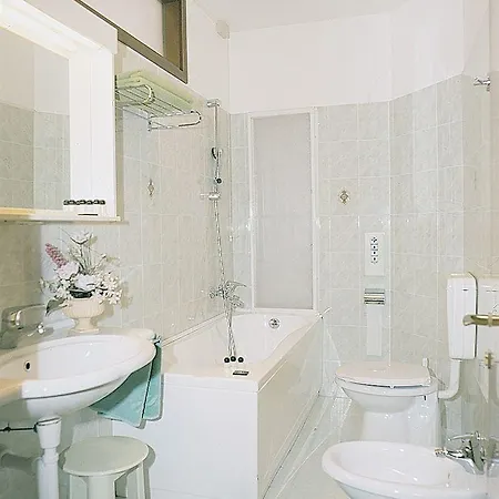 Universal Hotel 3*