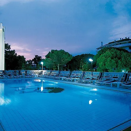 Universal Hotel 3*